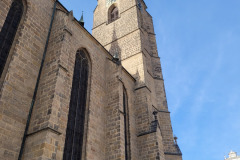 Na hradbách a v katedrále
