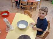 Pečení Martinských rohlíčků