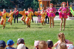 Taneční folklór na školní zahradě